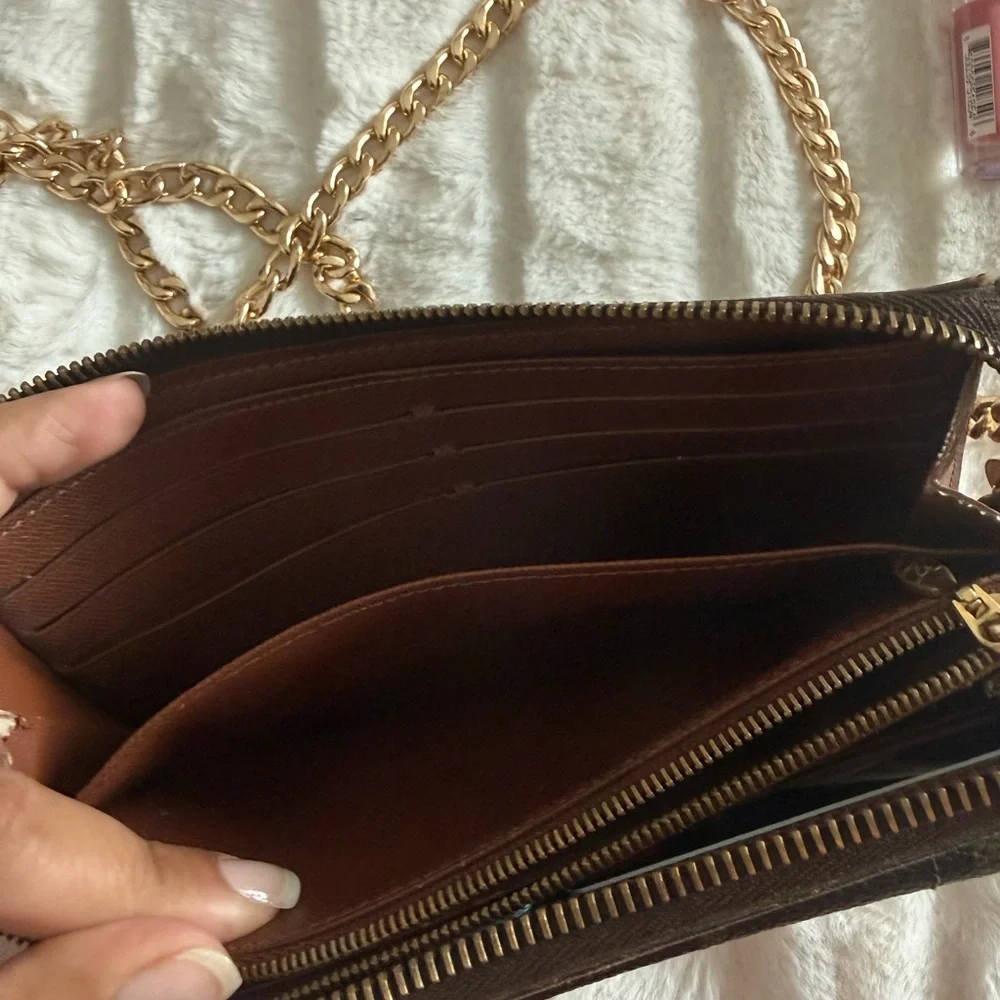 Louis Vuitton wallet/crossbody with 2 chains - Picture 8 of 15